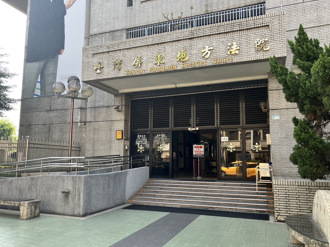 「刪預算不再提供擦手紙」  媒體人PO屏東地院告示  網炸鍋