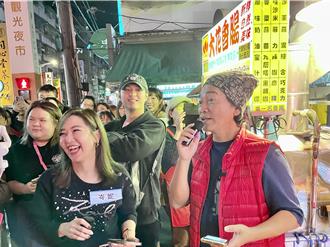 獨家直擊》吳宗憲突現身通化夜市！當街開唱 吸引人潮擠爆路口