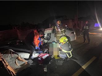 年關闖不過！ 男駕車自撞路燈救不回