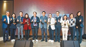 資育慶10周年 表彰資育之星