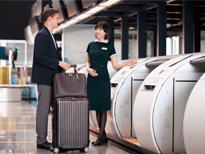 長榮航空即日起至2月7日止啟動年度地勤招募，開出超過百名職缺，有意報考者可透過長榮航空網站完成線上報名。（長榮航空提供）