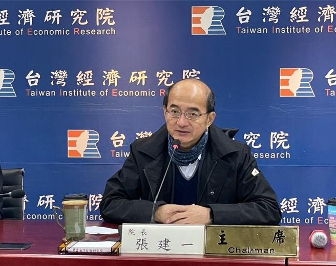 台灣經濟研究院長張建一24日談台灣經濟面臨的不確定因素。圖／台經院提供