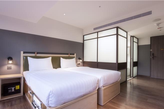 Klook指定飯店「城市商旅台北站前館」，距離年貨大街迪化街步行僅10分鐘 ，優惠價不到2000元。(Klook提供)