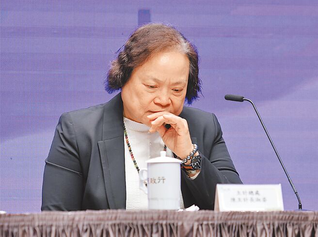 针对总预算案遭删减，行政院主计总处主计长陈淑姿23日在行政院院会后记者会中表示，各部会的各项计画检讨会在年后进行。（姚志平摄）