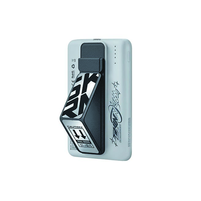 Skinarma Kira Kobai 5000mAh 20W支架款磁吸行動電源，2段式可收納磁吸支架，可任意調整觀看角度，內建LED顯示燈可顯示剩餘電量，建議售價1590元。（3cTim哥 x OLi嚴選提供）