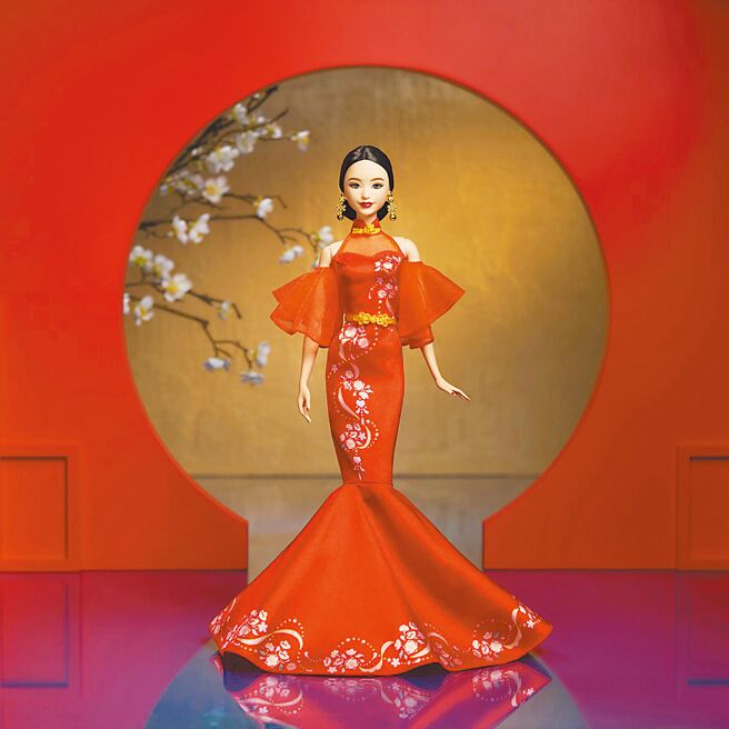 振光玩具引進「中式新年芭比」，融合傳統文化與時尚設計。（振光玩具提供）