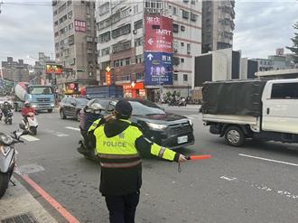 加強維護疏導交通 土城警讓民眾好過年