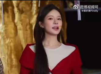 趙露思現身了！大病後出席代言 堅強燦笑惹心疼