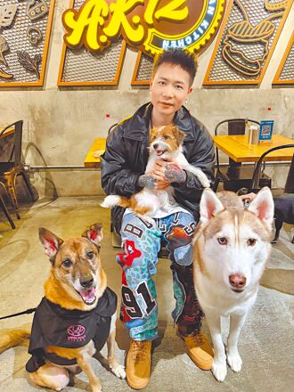 萧秉治当宠物保母 一打二险崩溃