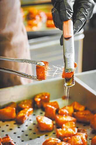 走春逛市集沾喜氣