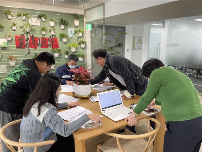 作為重工業大城的高雄成立淨零學院於2023年底開幕，成立至今繳出114堂課、完成4200人次受訓佳績。（淨零學院提供／任義宇高雄傳真）