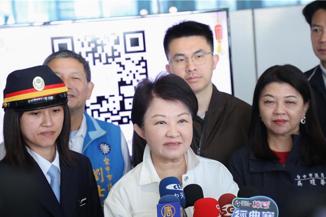 针对罢免议题越来越升温，台中市长卢秀燕呼吁暂时休兵，让民眾好好过年。（林欣仪摄）