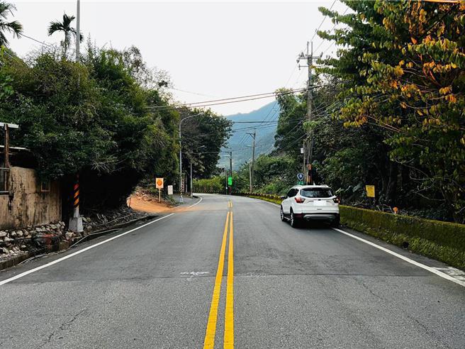 台中市和平区东关路一段26公里处，25日清晨发生一起A1车祸，一名行人遭自小客车擦撞，送医急救无效宣告死亡。（和平警分局提供／张妍溱台中传真）