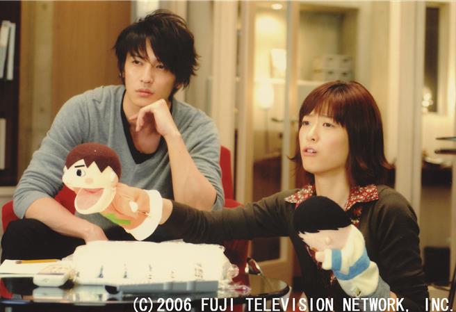 玉木宏（左）和上野树里主演《交响情人梦》。（friDay影音提供）