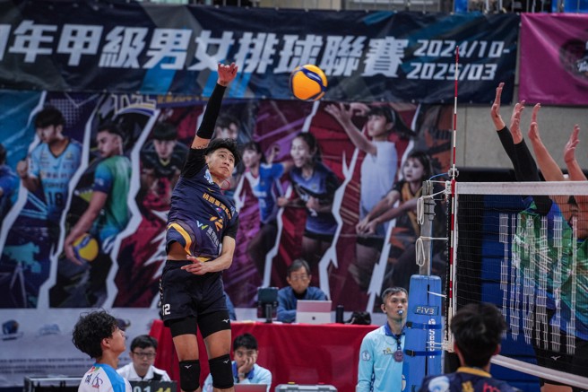 桃园台产刘昱麟准备飞身扣杀。(中华排协提供)