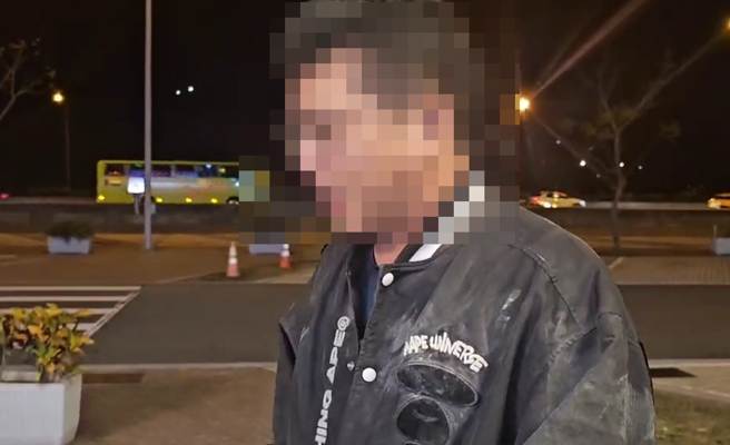 国道1号杨梅休息站传电动车自撞火烧车，车上共8人，2死6伤送医。（图／翻摄画面）