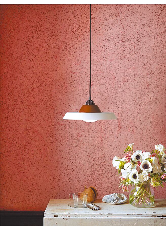 Argent Rising｜Far Pendant 经典美式工业风实木吊灯，1万500元。（Pinkoi提供）