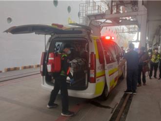 菲律賓籍郵輪女客船上骨折 基隆港消出動緊急送醫