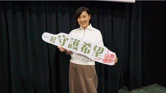 宝妈70岁大寿现身挺爱女曾宝仪 歷经3癌分享正面能量