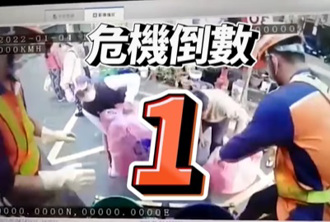 影》瓦斯罐丟垃圾車爆炸瞬間曝 清潔員「皮膚燒到捲起來」