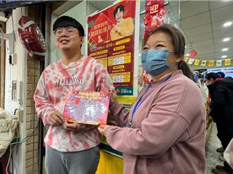 被钱砸醒！27岁上班族用ChatGPT买彩券 刮中百万大奖