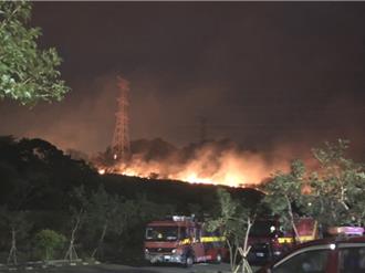 又燒了！龍井南寮步道山頭冒火 消防灌救3小時撲滅