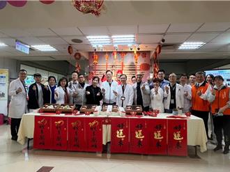 張善政慰問8間醫院 感謝醫護團隊在春節的付出