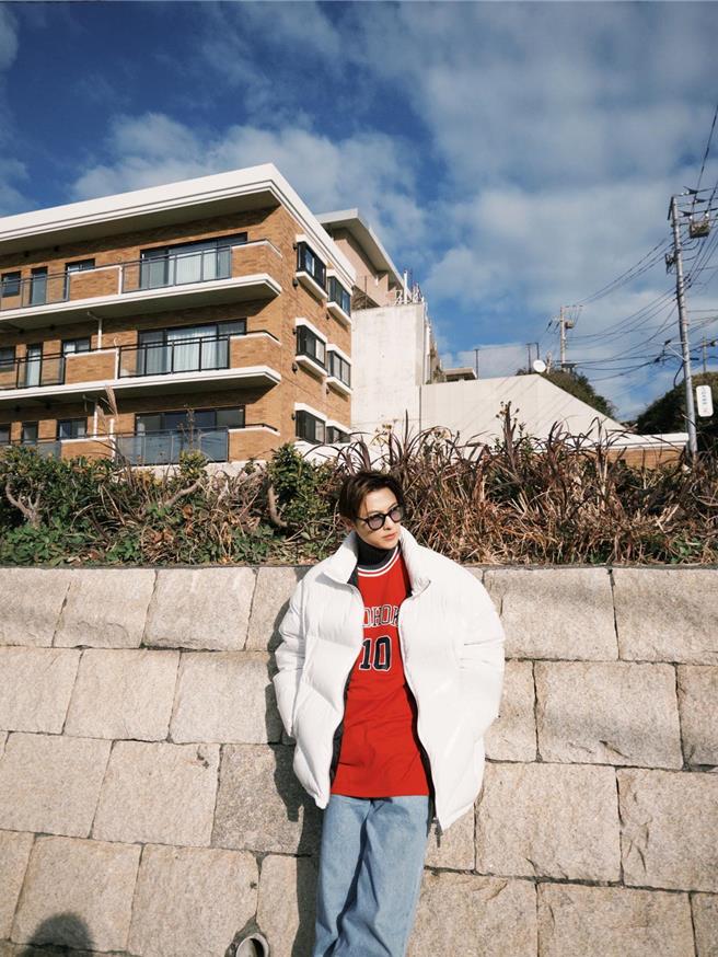 王子日前赴日本滑雪之旅。（喜鹊娱乐提供）