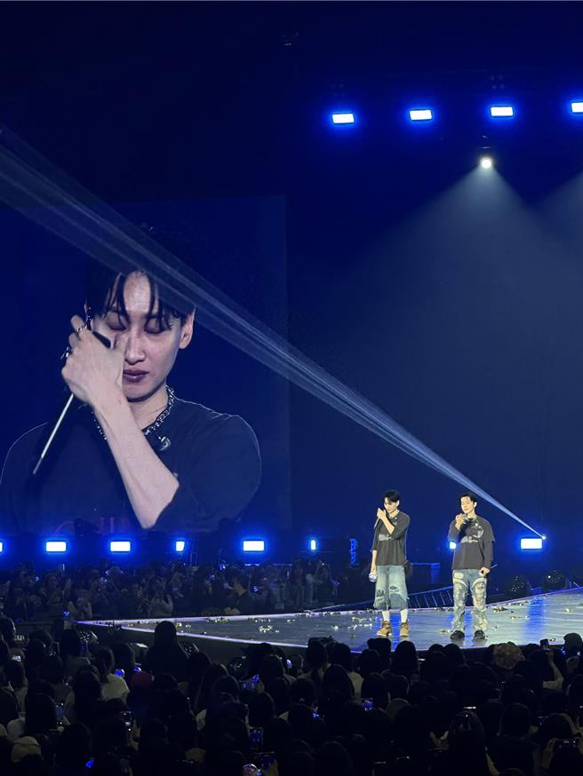 银赫感动到忍不住拭泪。（读者提供）