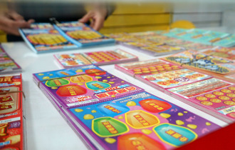 阿公買刮刮樂前拜了祂…5歲孫選號隨口念1數字！下秒刮中100萬