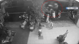 驚悚片曝光！小年夜憾事 夫妻雙載猛撞「油壓板尾門」雙亡