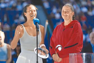 澳网》谢淑薇卫冕失利 笑称不满小奖盘