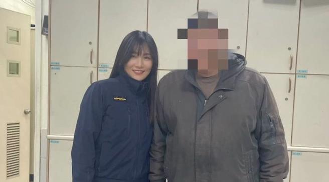 復興派出所警員郭沛玟到場處理時，對余男的遭遇深感同情，除了安撫他的情緒外，也積極協助他尋求社會福利資源。（警方提供）