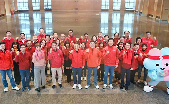 新北市府蛇年賀歲短片充滿運動風，同時搭配世壯運為主題。（新北市府提供）