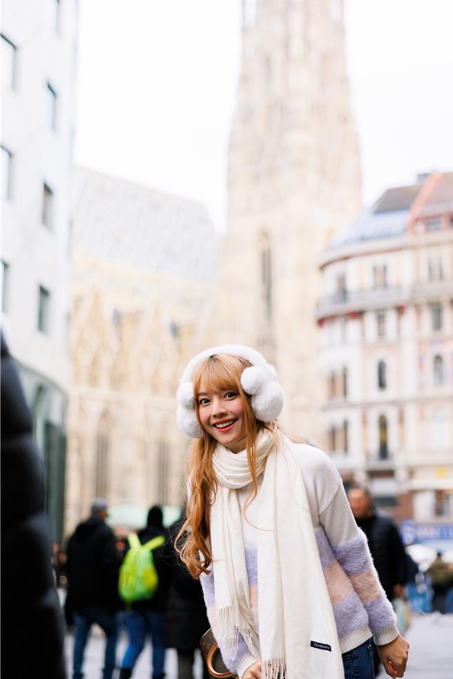 禹菡日前开心到欧洲旅游。（乐天桃猿提供）