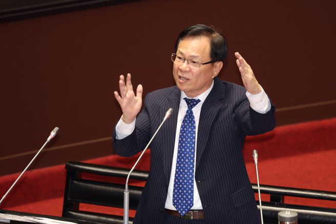 民眾党立委张启楷给中华队的投手群99分，称「没有满分是怕他们骄傲」，惨遭网友骂翻。（资料照／邓博仁摄）