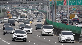 除夕返鄉7路段易壅塞 公路局曝2方式查詢「避免塞車陣」