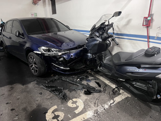 停車場暴衝撞4車消防管破損噴水 66歲肇事婦竟返家睡覺