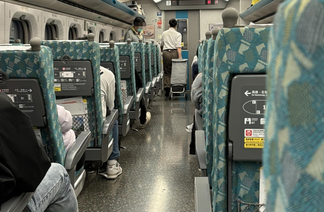 过年期间不少人都会搭高铁。（图／翻摄自狄志为脸书）