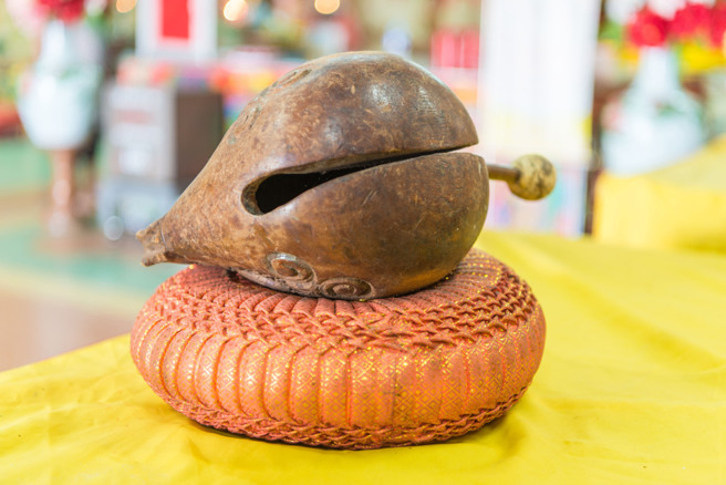 长期播放佛经、木鱼声「报復」害社区邻居崩溃，苗栗妇下场曝光。(图 / shutterstock/达志）