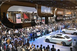 陸電動車年銷 首破千萬輛