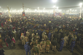 影》「地表最大聚會」搶沐浴爆踩踏！印度大壺節近40死
