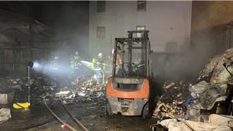 桃園南崁資收場火警全面燃燒 22輛消防車到場救災