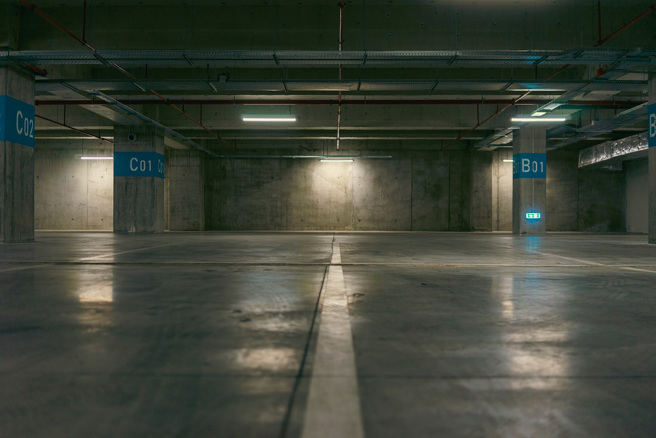 美國一名男子聽到公寓走廊傳出詭異的「動物咆哮」，事後才得知地下室竟有一名街友闖入居住。（示意圖：Shutterstock／達志）