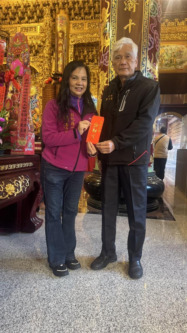 赖清美等人到场共襄盛举。（赖清美提供／李京升台中传真）