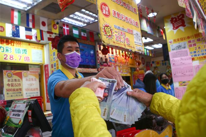 台彩揭亿万富翁诞生地，台中市成亿万富翁制造机，生肖马、猴、猪财运最旺。(资料照／洪凯音台北传真)