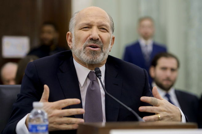 美国总统川普提名的商务部长人选卢特尼克（Howard Lutnick）29日在任命听证会上称「台积电利用了我们」，某种程度上从美国手中夺走半导体业。（美联社）