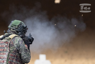 神秘黑衣部队！陆战特勤MPX 衝锋枪射击演训曝光