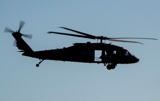 美國陸軍部長提名人：記取事故教訓 避免冒險飛行