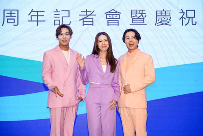 告五人的人气旺，代言邀约不断。（罗永铭摄）